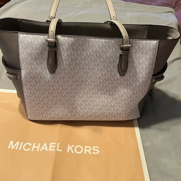 NWT - Michael Kors Gilly large tote bag - grey/white - Picture 4 of 8